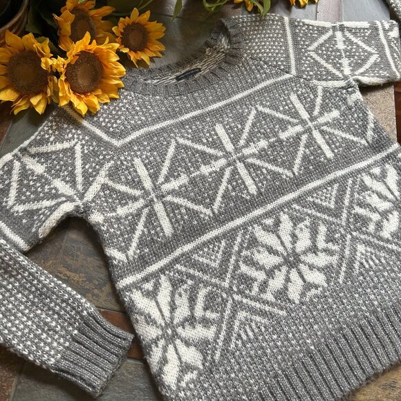 AEO Wool Blend Snowflake Sweater (like NEW) - Picture 12 of 13